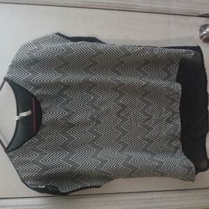 Chic Silver Gray Boxy Blouse with Geometric Design